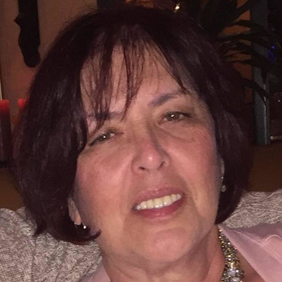 Meet your Posher, Sheila - Picture 1 of 1